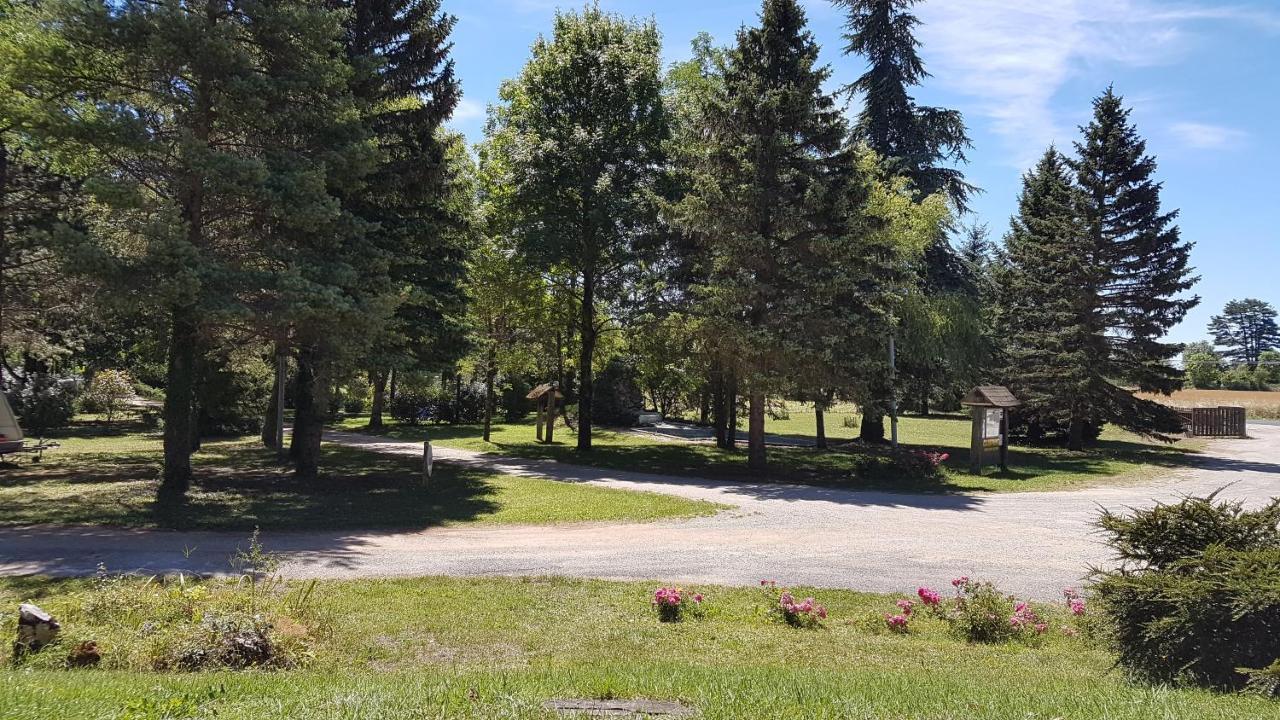 Camping Au Tour De L'Aveyron L'Hospitalet-du-Larzac Luaran gambar