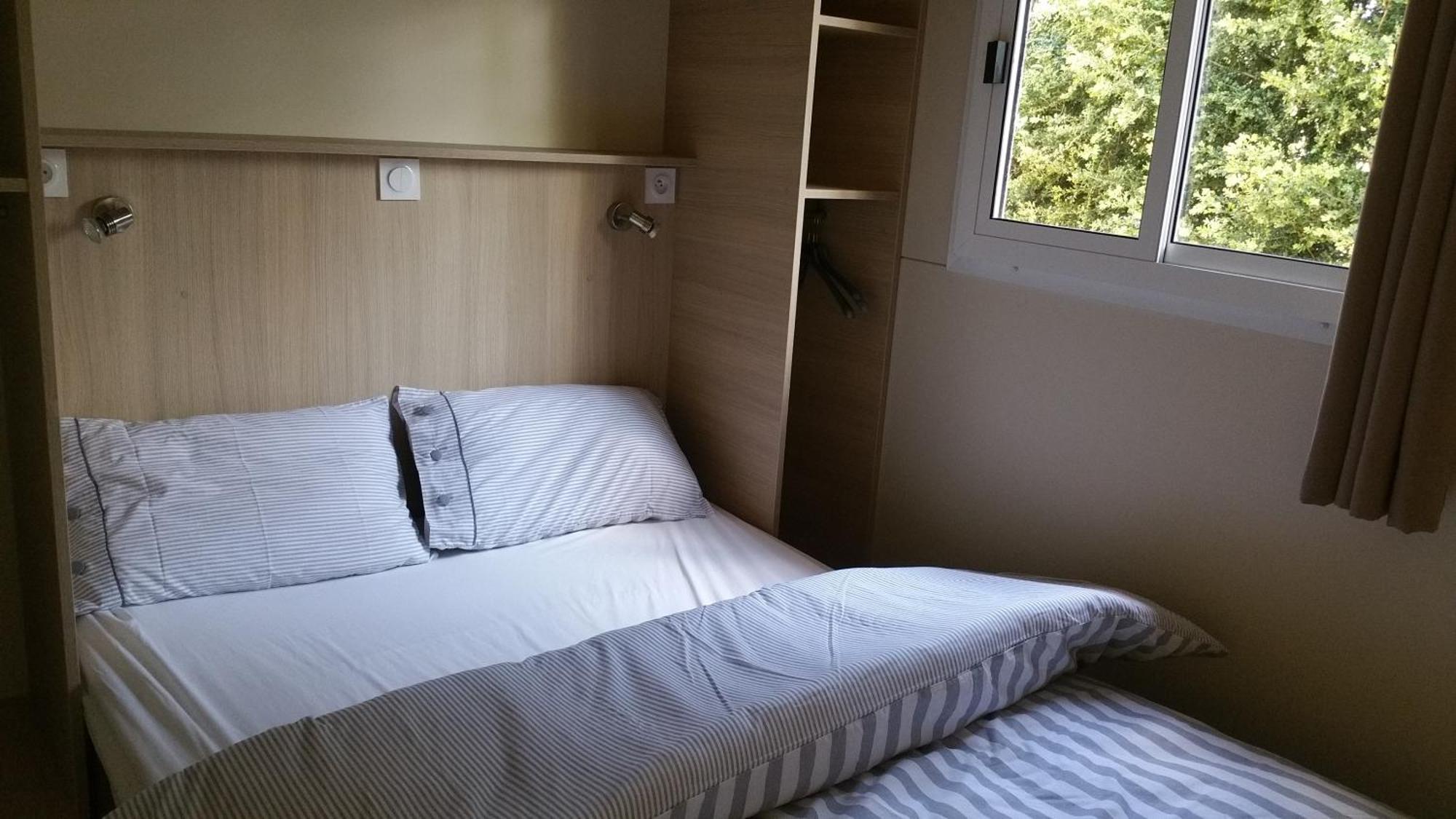 Camping Au Tour De L'Aveyron L'Hospitalet-du-Larzac Bilik gambar